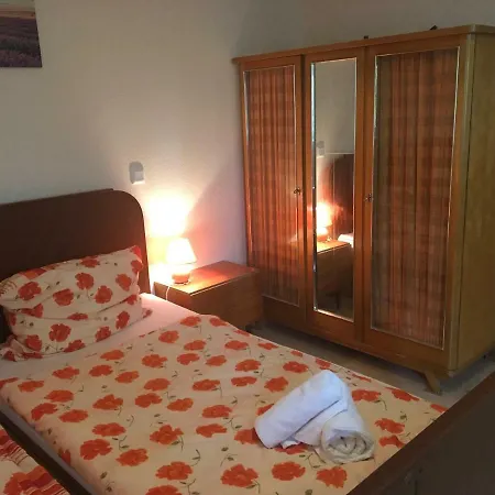 Alte Schule Niederdünzebach Pensión 3*